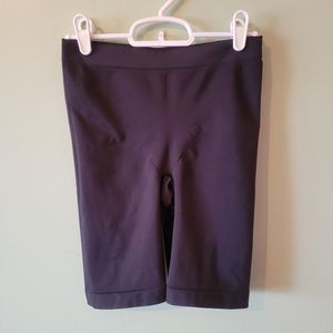 Maidenform shaping shorts size medium